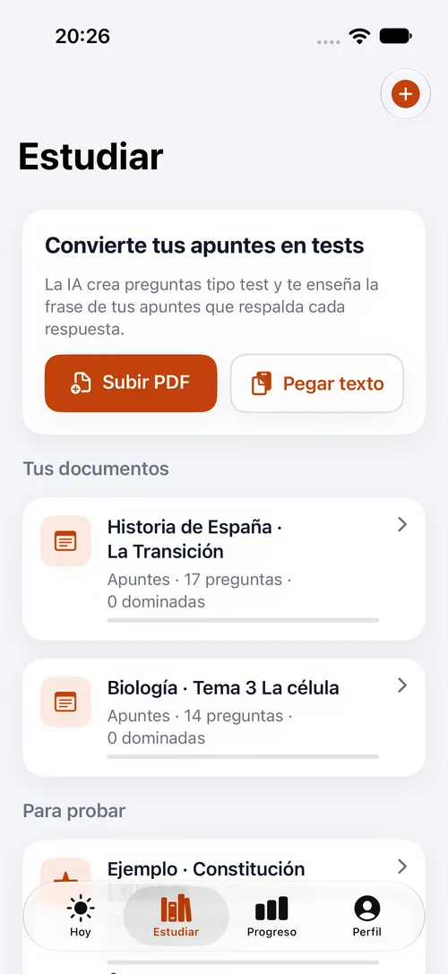 Pantalla Estudiar de la app con los botones Subir PDF y Pegar texto